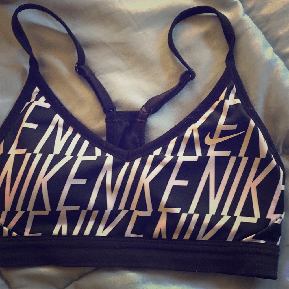 Sports bra